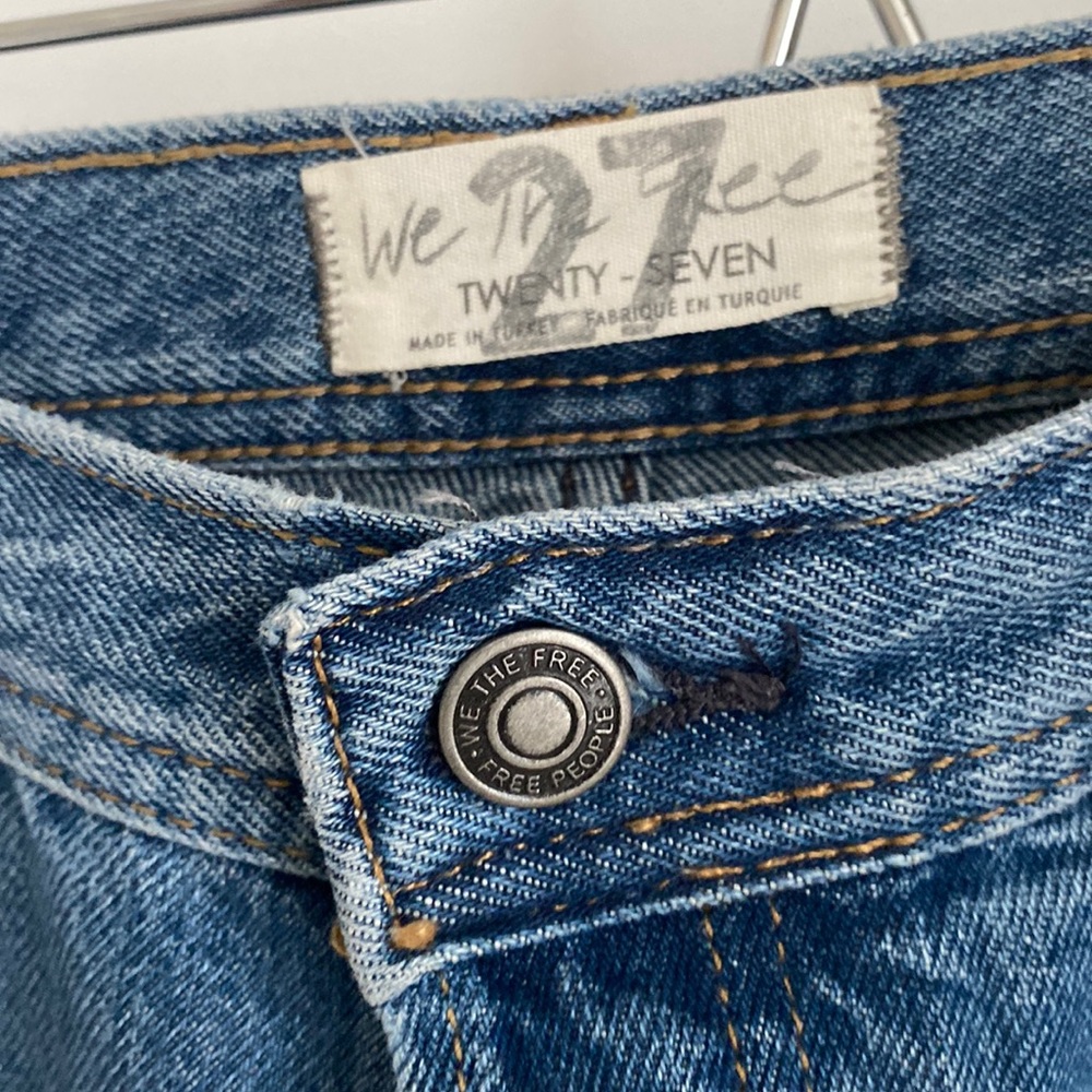 Free People ankle cropped, jeans. Size 27
